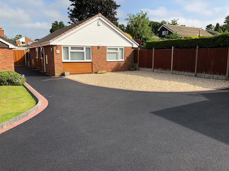 Why is Tarmac a Popular Surfacing Solution? Why is Tarmac a Popular Surfacing Solution?